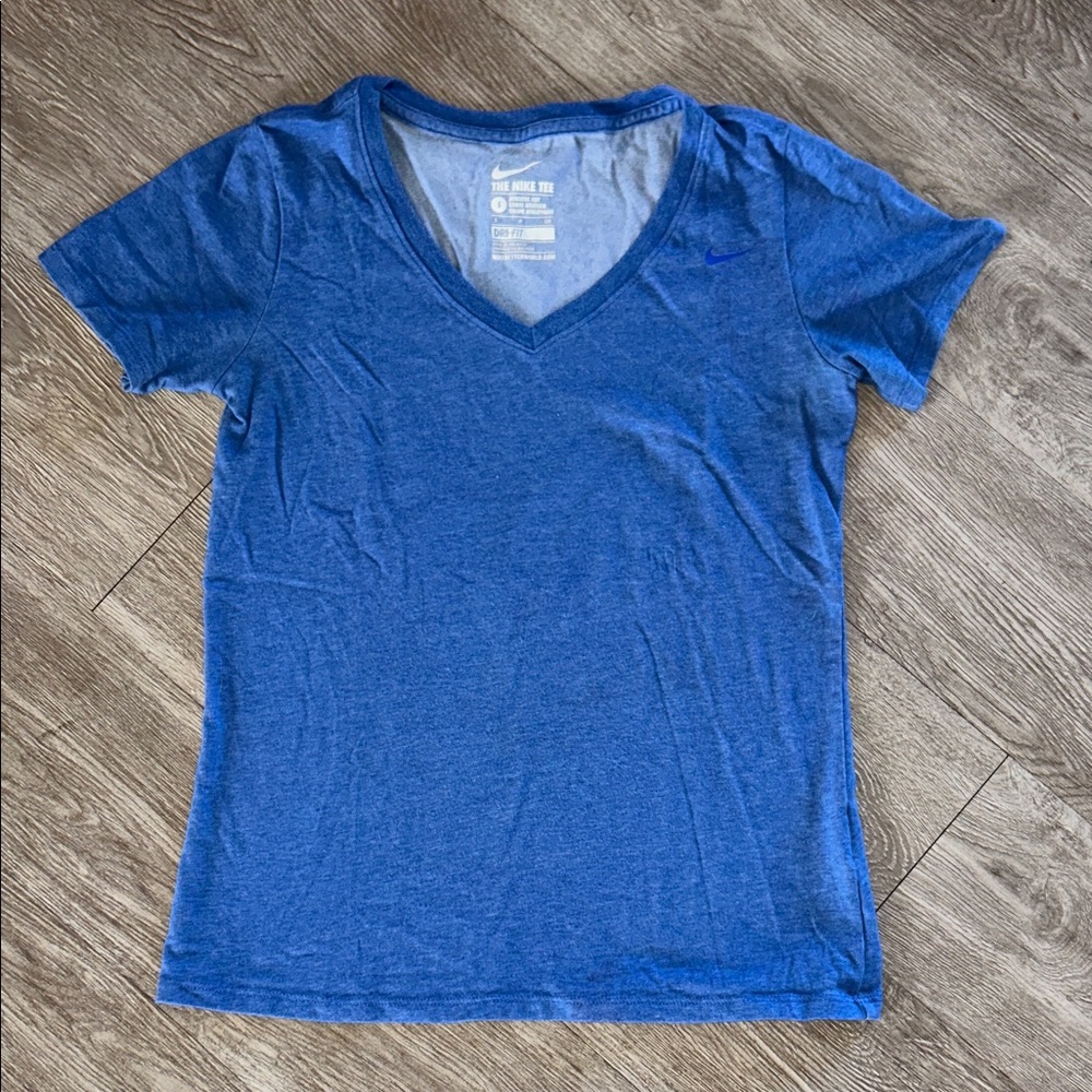 Nike short sleeve tee